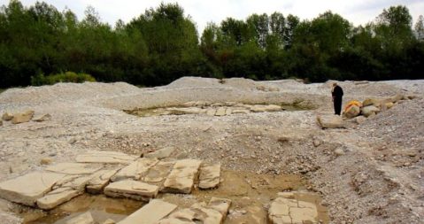 farra-d-isonzo_località-mainizza_ponte-romano_blocchi-basamento_foto-società-archeologica-friulana