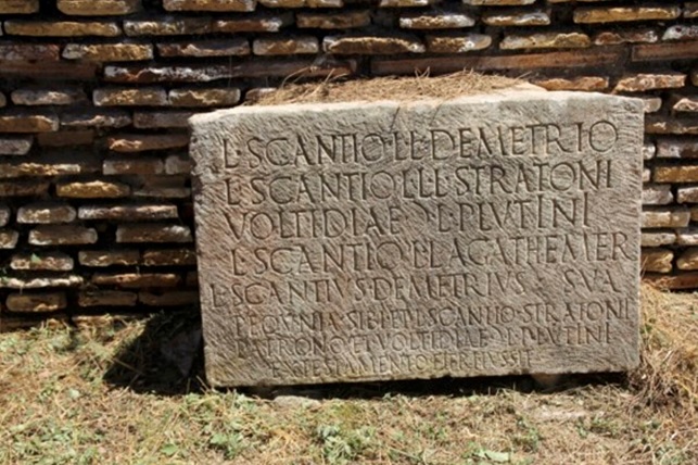 ostia-antica_parco_liberti_iscrizione_foto-parco-ostia-antica