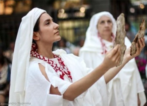 roma_foro-romano_aedes-vestae_rito-della-mola-salsa_foto-alessandro_parco