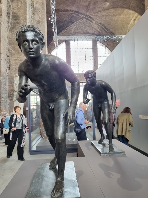 roma_terme-di-diocleziano_mostra-l-istante-e-l-eternità_corridori-da-ercolano_foto-graziano-tavan