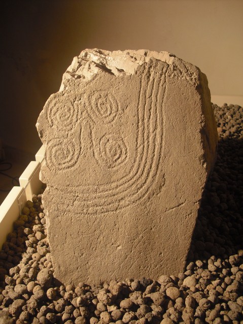 teglio_palazzo-besta_stele_foto-drm-lombardia