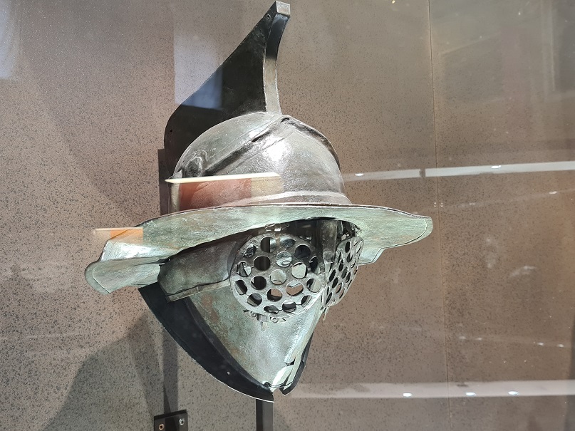 napoli_mann_elmo-di-mirmillone_da-pompei_foto-mann