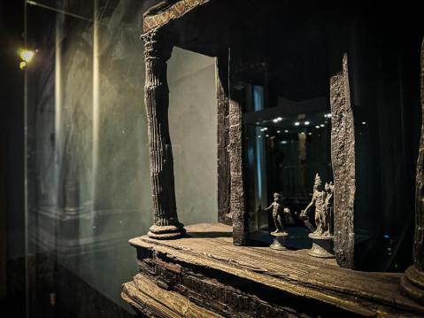 portici_reggia_mostra-materia_larario_foto-paerco