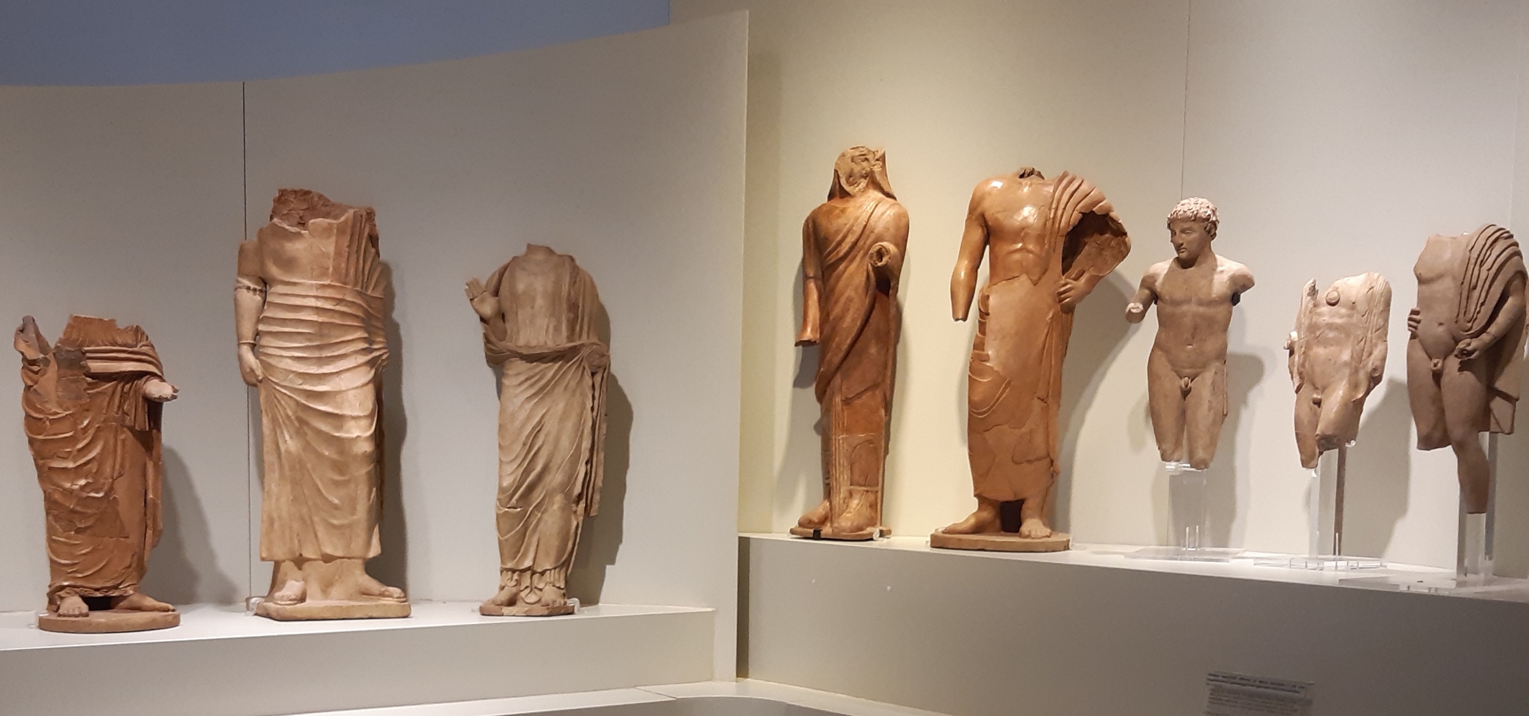 roma_villa-giulia_statue-votive-dal-santuario-del-portonaccio-a-veio_foto-etru