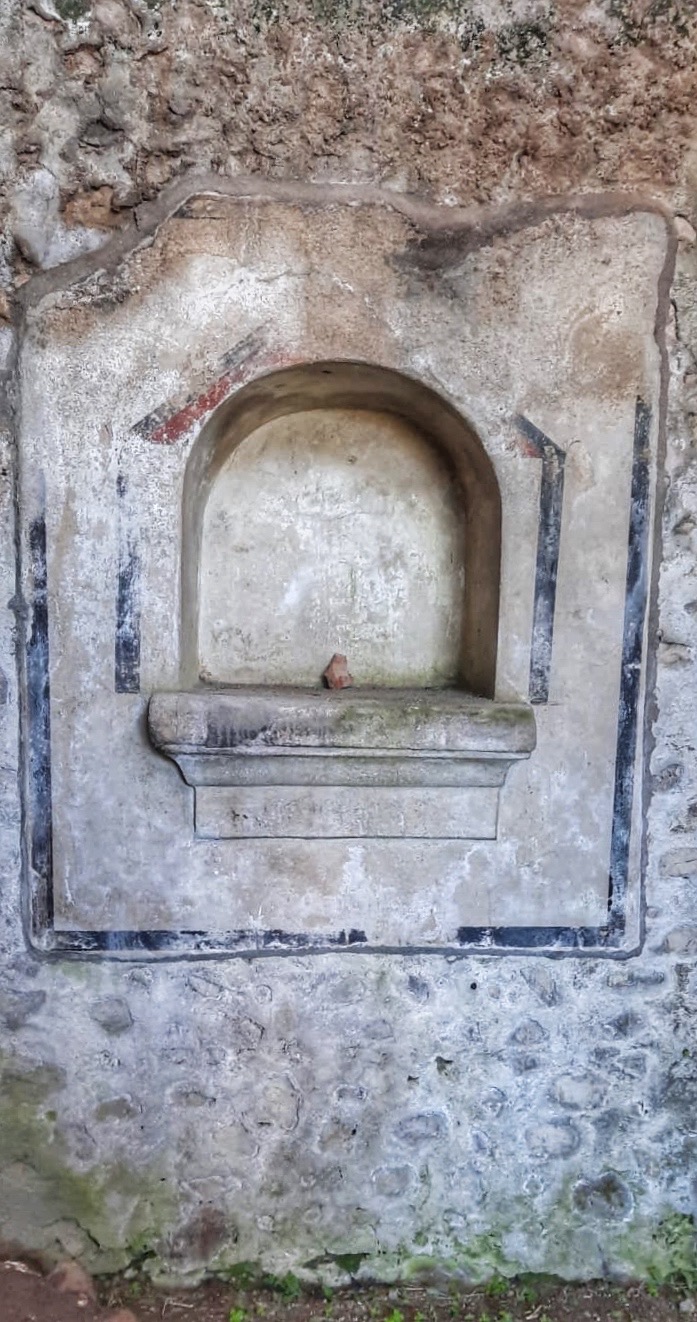 sant-antonio-abate_napoli_Villa-Cuomo_il-larario-della-servitù_foto-sabap-met-na