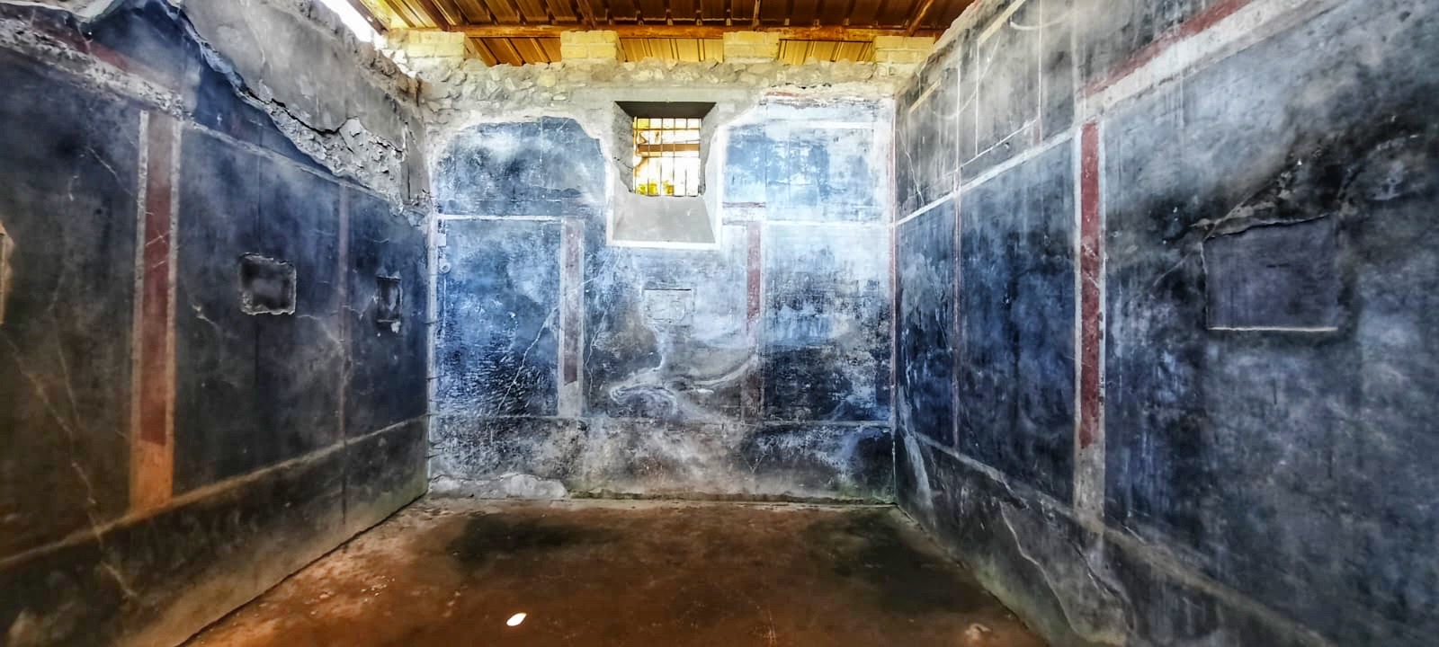 sant-antonio-abate_napoli_Villa-Cuomo_il-triclinio_foto-sabap-met-na