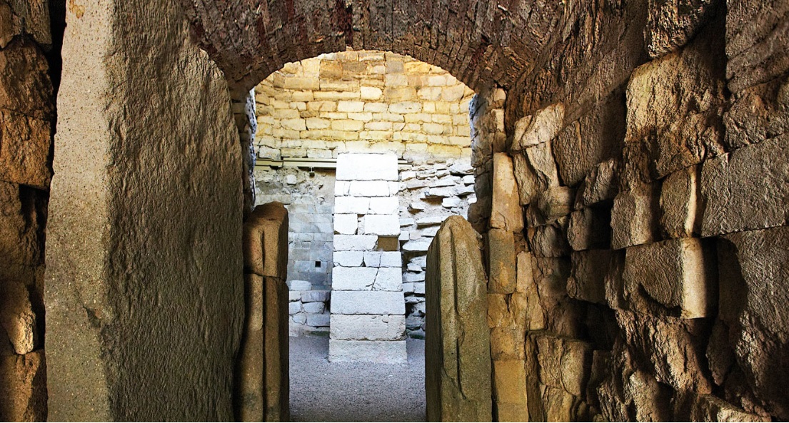 vetulonia_area-archeologica_tomba-della-pietrera_interno_foto-musei-maremma