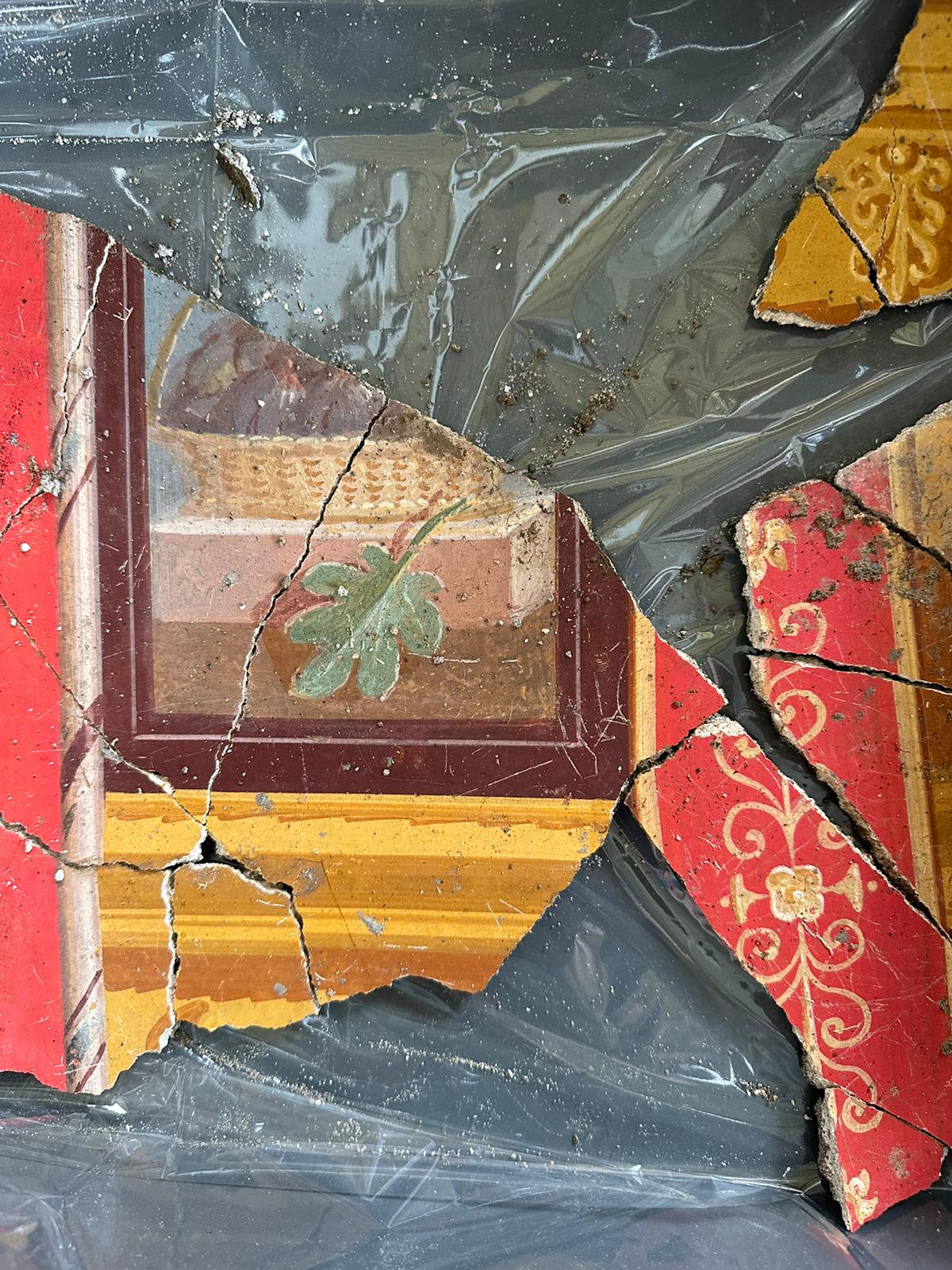 castellammare_villa-san-marco_Frammenti della decorazione del peristilio (portico colonnato) superiore_2_foto-parco-archeologico-pompei