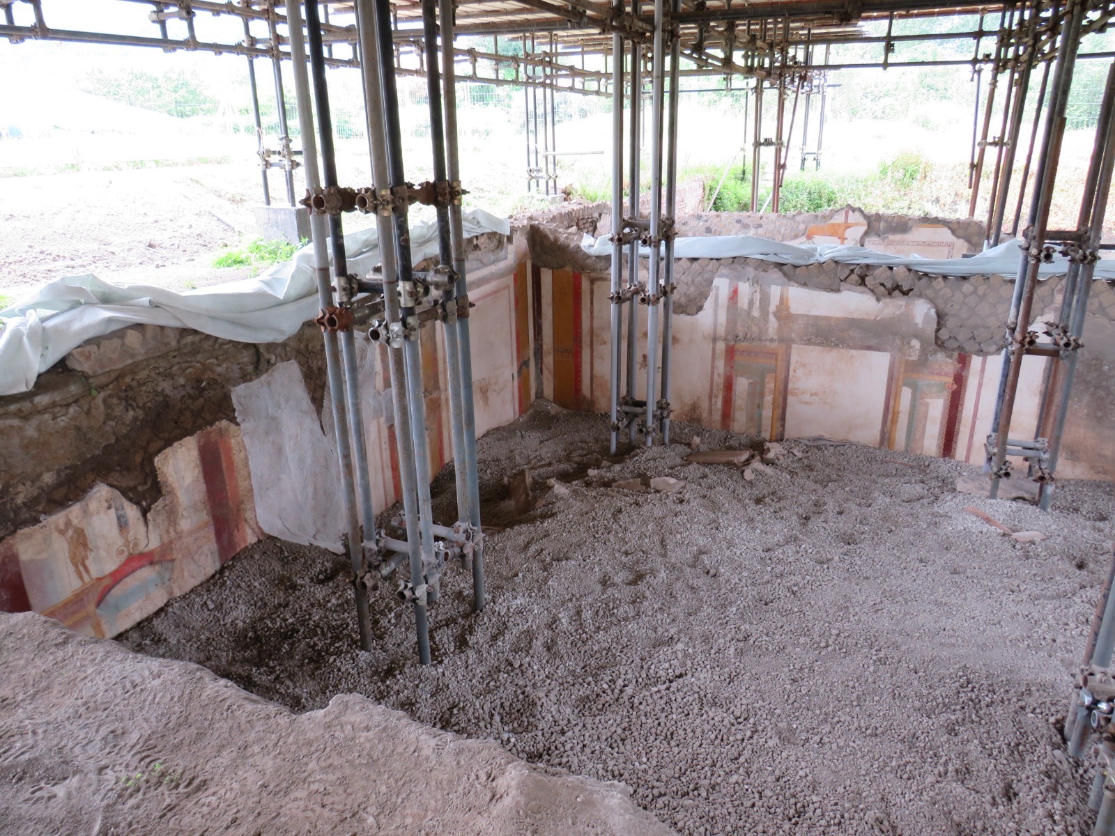 castellammare_villa-san-marco_Frammenti della decorazione del peristilio (portico colonnato) superiore_5_foto-parco-archeologico-pompei