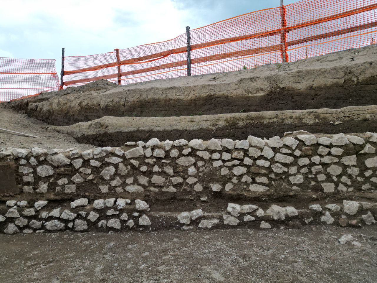 nocera_metanodotto_scoperte-archeologiche_battuto-stradale_foto-sabap-sa-av