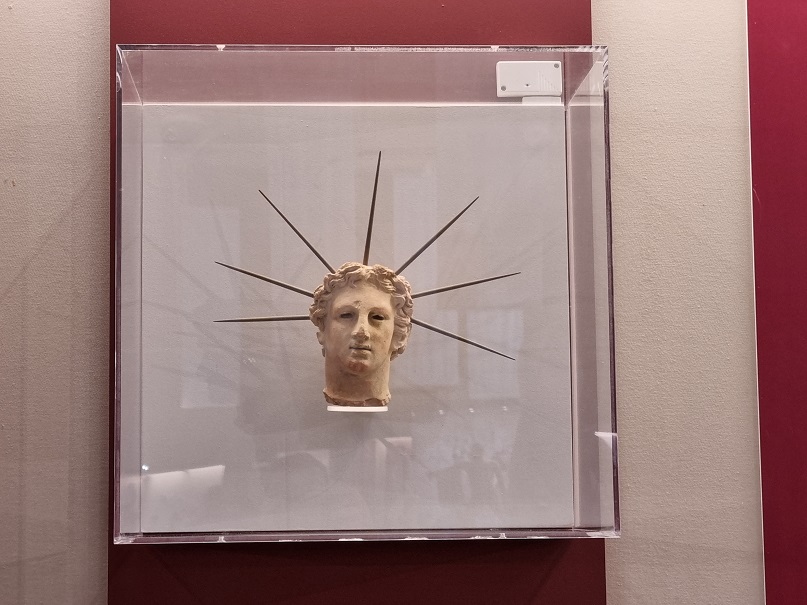 rodi_archeologico_testa-di-helios-con-raggi_foto-graziano-tavan