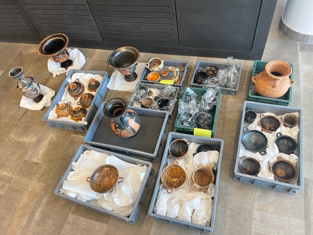 sibari_archeologico_mostra-evento_Eno-un-mese-di-vino-a-Sibari_reperti-da-allestire_foto-drm-calabria