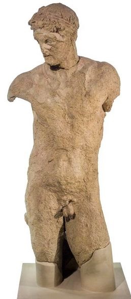 roma_villa-giulia_statua-maschile_eracle_dal-tempio-A-di-Pyrgi_foto-etru