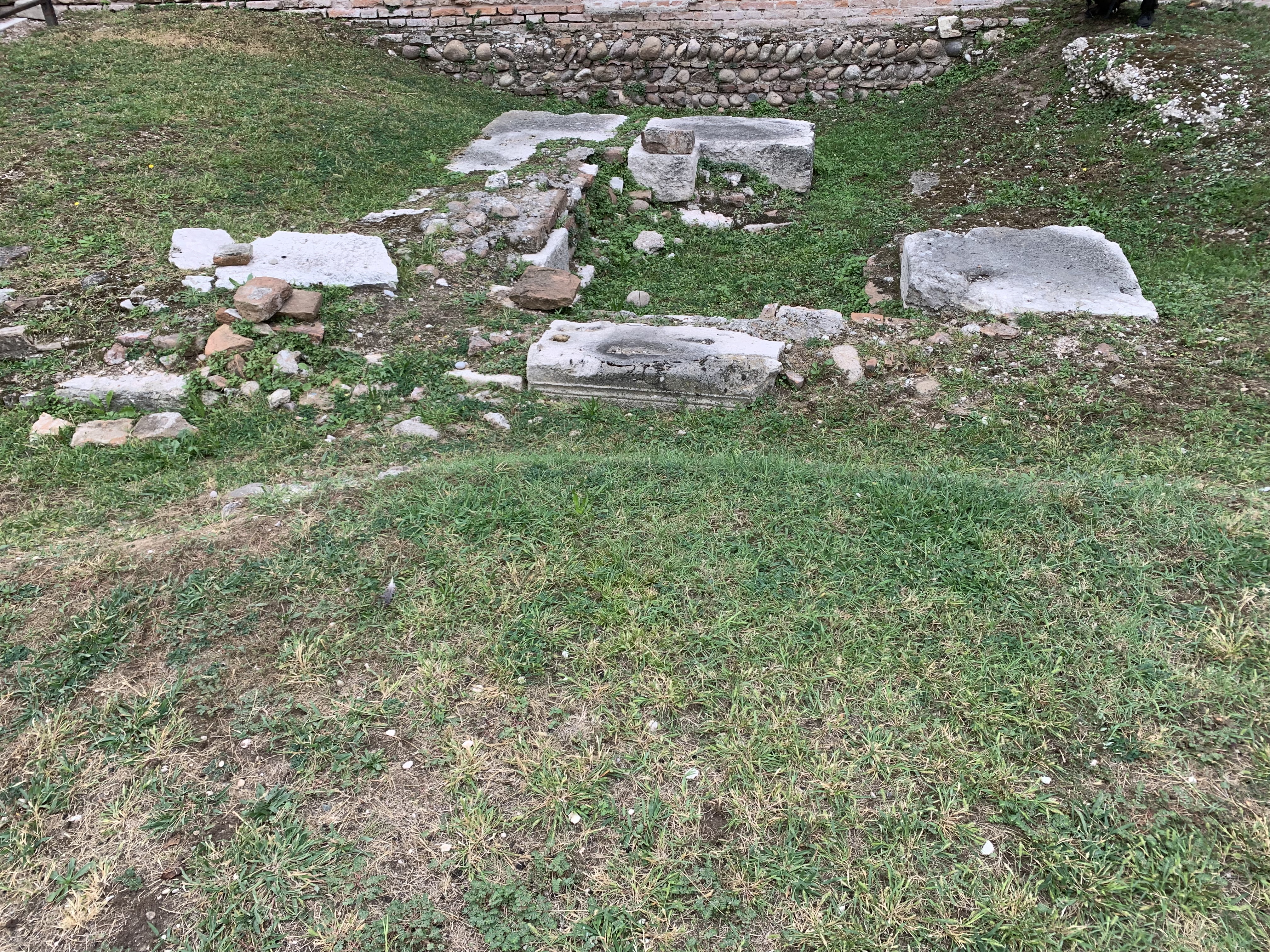 verona_castelvecchio_scavi-archeologici-nel-cortile_area-dello-scavo_foto-comune-vr