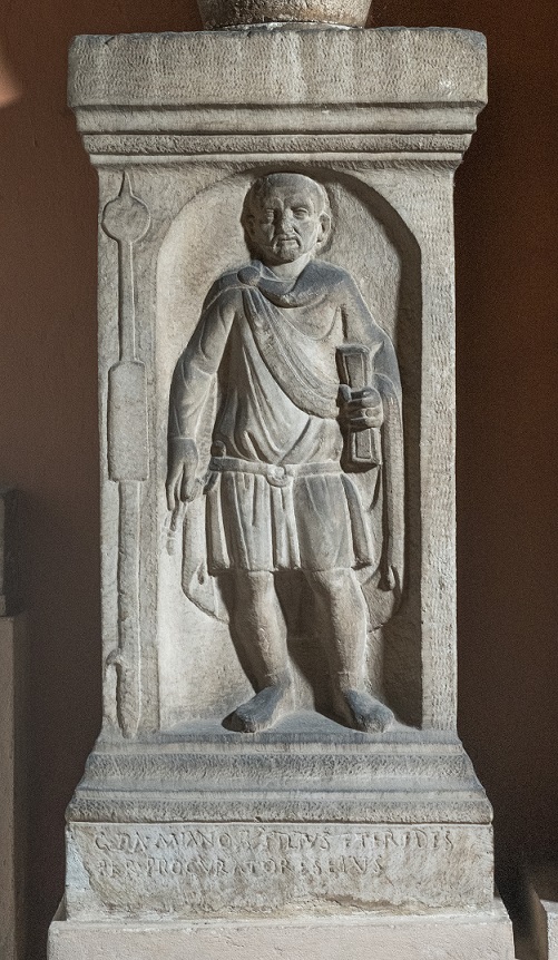 bologna_archeologico_4_Altare_funerario_legionario_foto-bologna-musei-civici