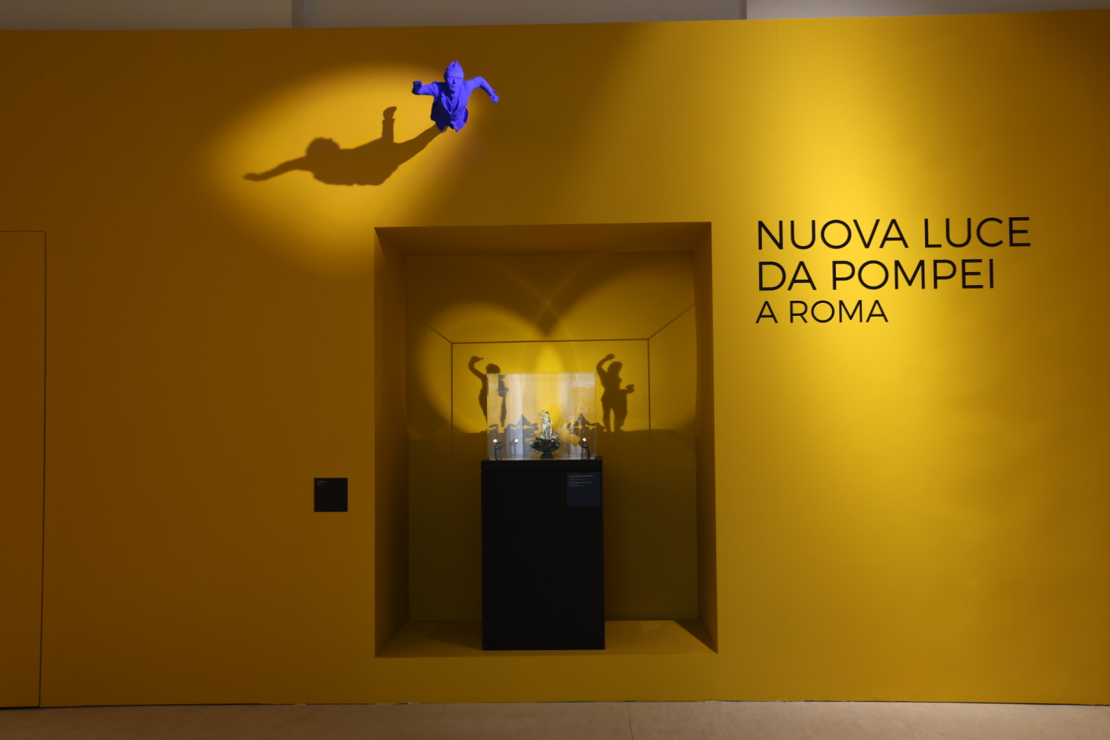 roma_capitolini_villa-caffarelli_mostra-nuova-luce-da-pompei-a-roma_ingresso-e-opera-di-mauer_foto-roma-capitale