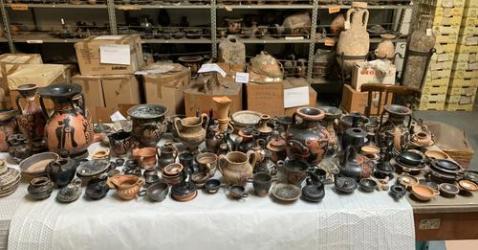 napoli_mann_tesoro-della-legalità_reperti-nel-deposito-giudiziario_foto-JCHC