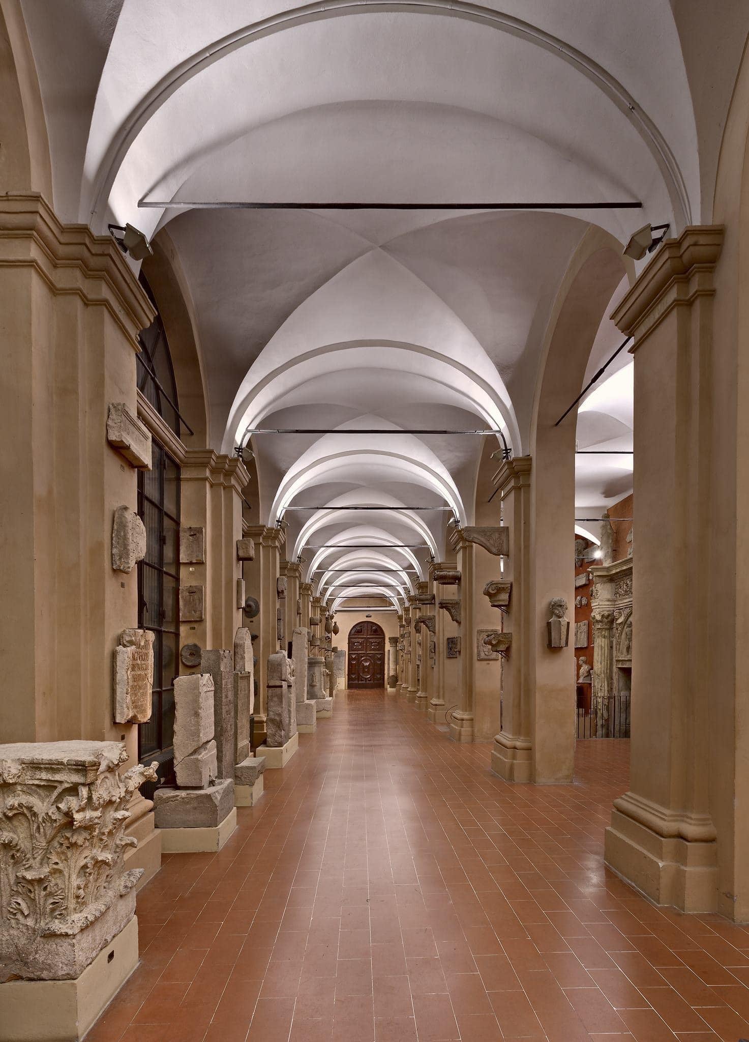 reggio-emilia_archeologico_portico-dei-marmi_foto-Carlo-Vannini