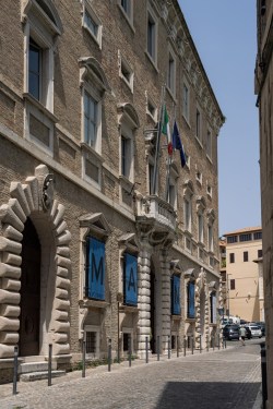 ancona_archeologico-delle-marche_palazzo-ferretti_facciata_foto-drm-marche