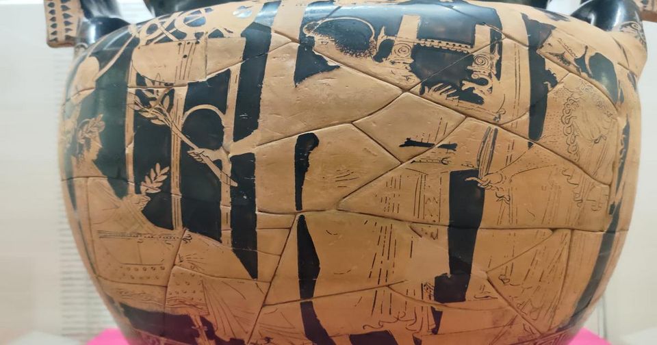 ferrara_archeologico_cratere.con-oreste-davanti-ad-apollo_da-spina_foto-etru