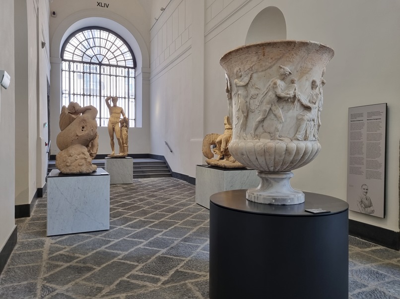 napoli_mann_sezione-campania-romana_cratere-in-marmo-con-infanzia-di-dioniso_foto-graziano-tavan