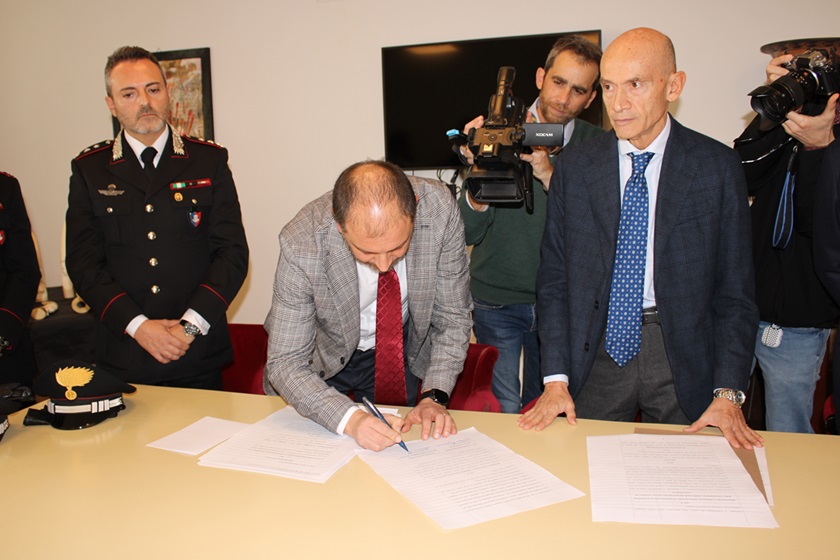 Napoli_sabap-met_protocollo-tutela-Patrimonio-Archeologico-e-Paesaggistico-area-Torre-Annunziata_nuzzo-fragliasso_firma_foto-sabap-met-na