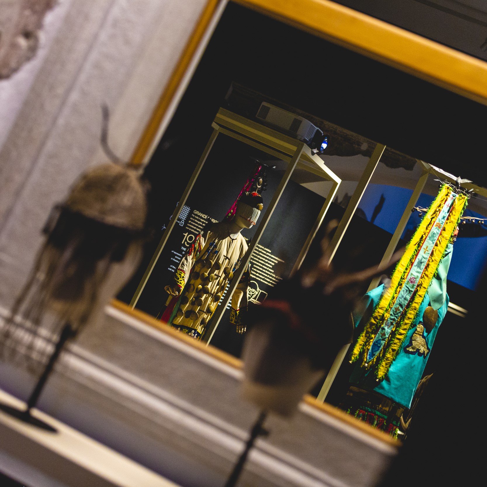 trento_muse_mostra-sciamani-comunicare-con-l-invisibile_allestimento_1_foto-muse-mart