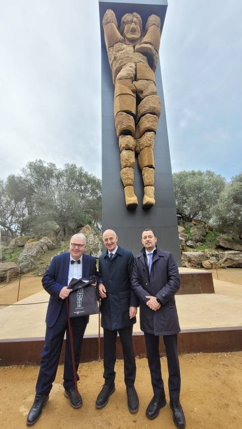 agrigento_valle-dei-templi_tempio-di-zeus_telamone_alzato_sciarratta-carlino-scarpinato_foto-regione-siciliana