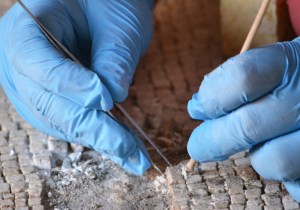 ercolano_parco_Close-up-cantieri-2024_restauratori-al-lavoro_2_foto-paerco