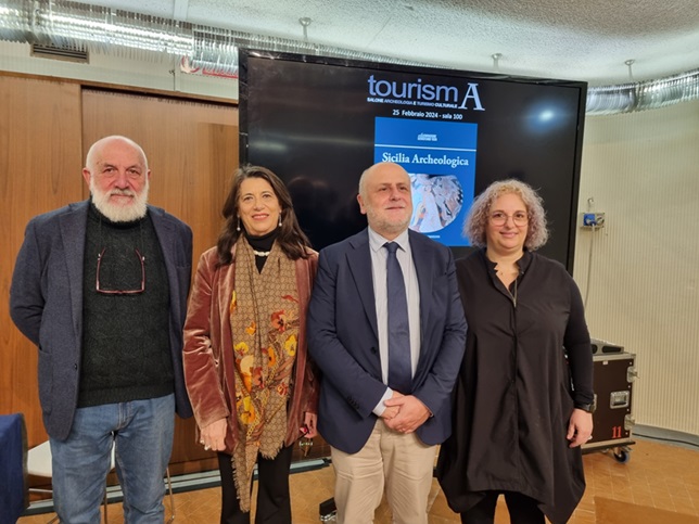 firenze_tourisma-2024_spazio-libri_sicilia-archeologica_martini-livigni-cultraro-ingoglia_foto-graziano-tavan