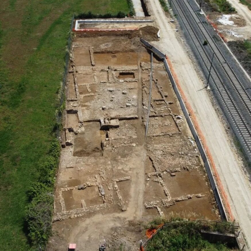 pomezia_stazione-fs_scoperta-villa-rustica-con-tracciato-stradale_foto-mic