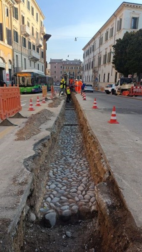 verona_sabap_scoperte-strade-antiche_ciottoli-rinascimentali_1_foto-sabap-vr