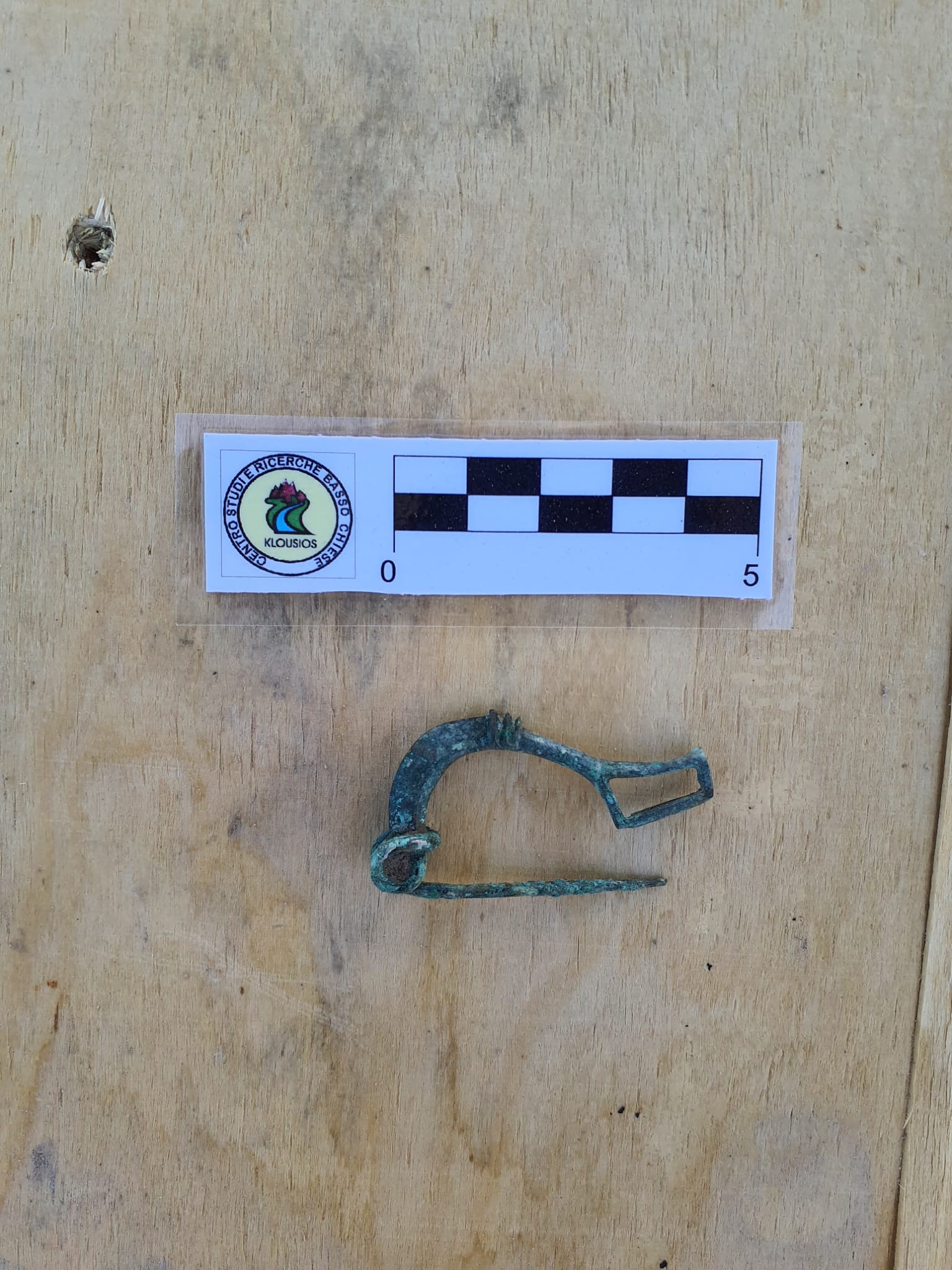 casalromano_mn_necropoli-tarda-età-del-ferro_fibula_foto-sabap-cr-mn-lo