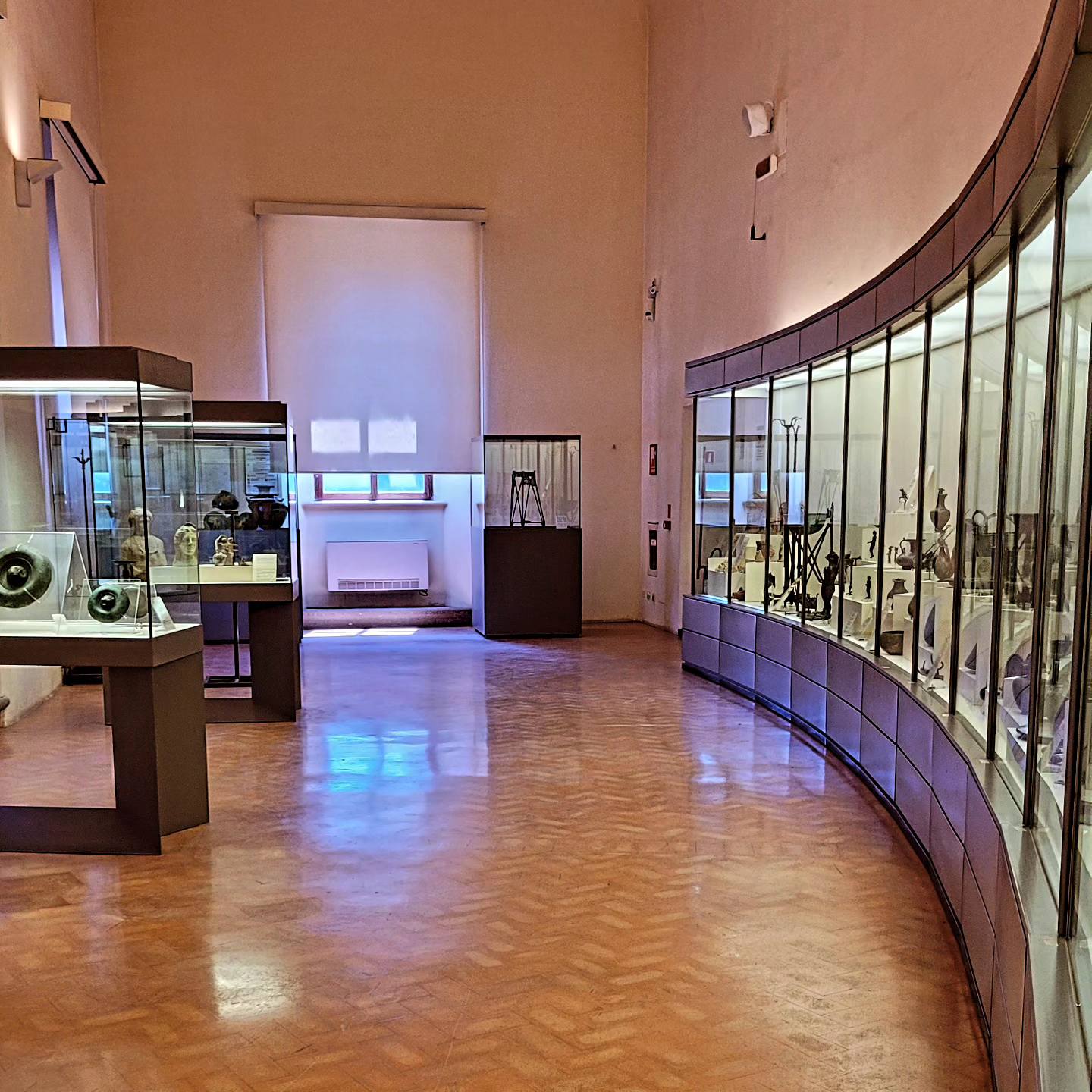 roma_villa-giulia_riapre-collezione-castellani_sala-espositiva_foto-etru