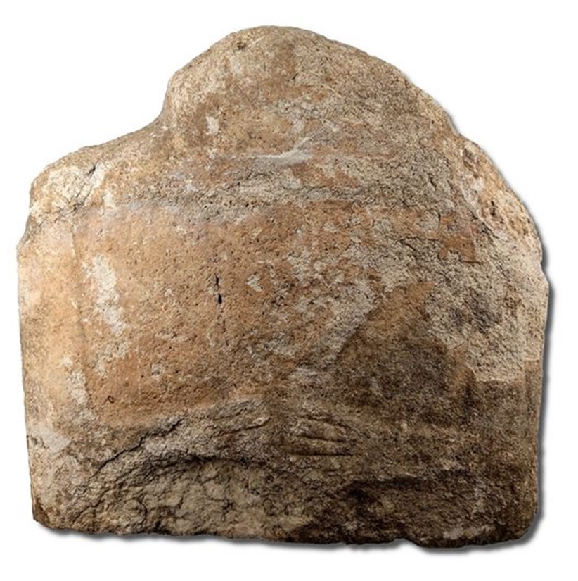 rovereto_civico_statua-stele_da-brentonico_foto-fmcr