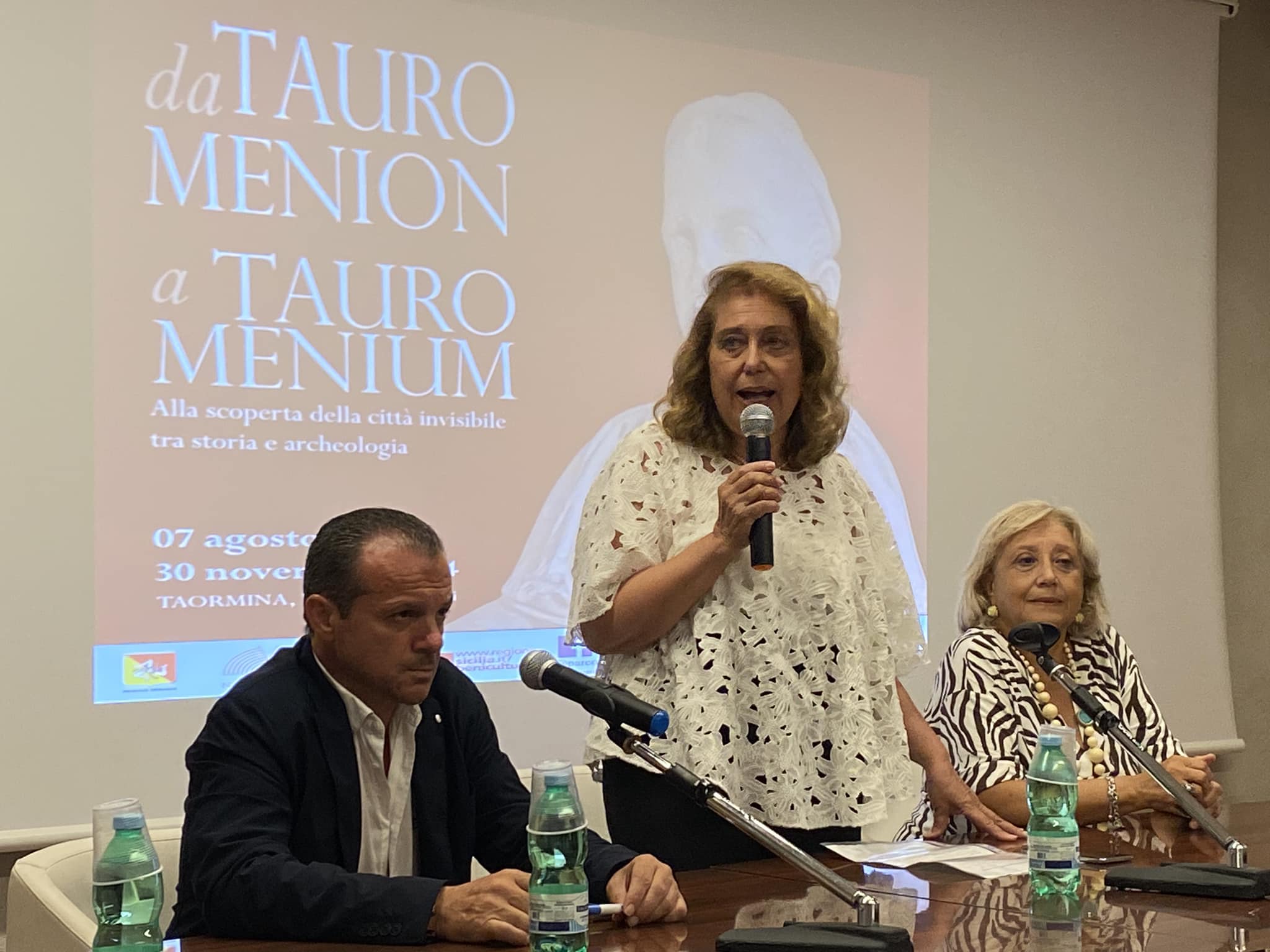 taormina_palazzo-ciampoli_mostra-da-tauromenion-a-tauromenium_de-luca_tigano_vinci_foto-regione-siciliana