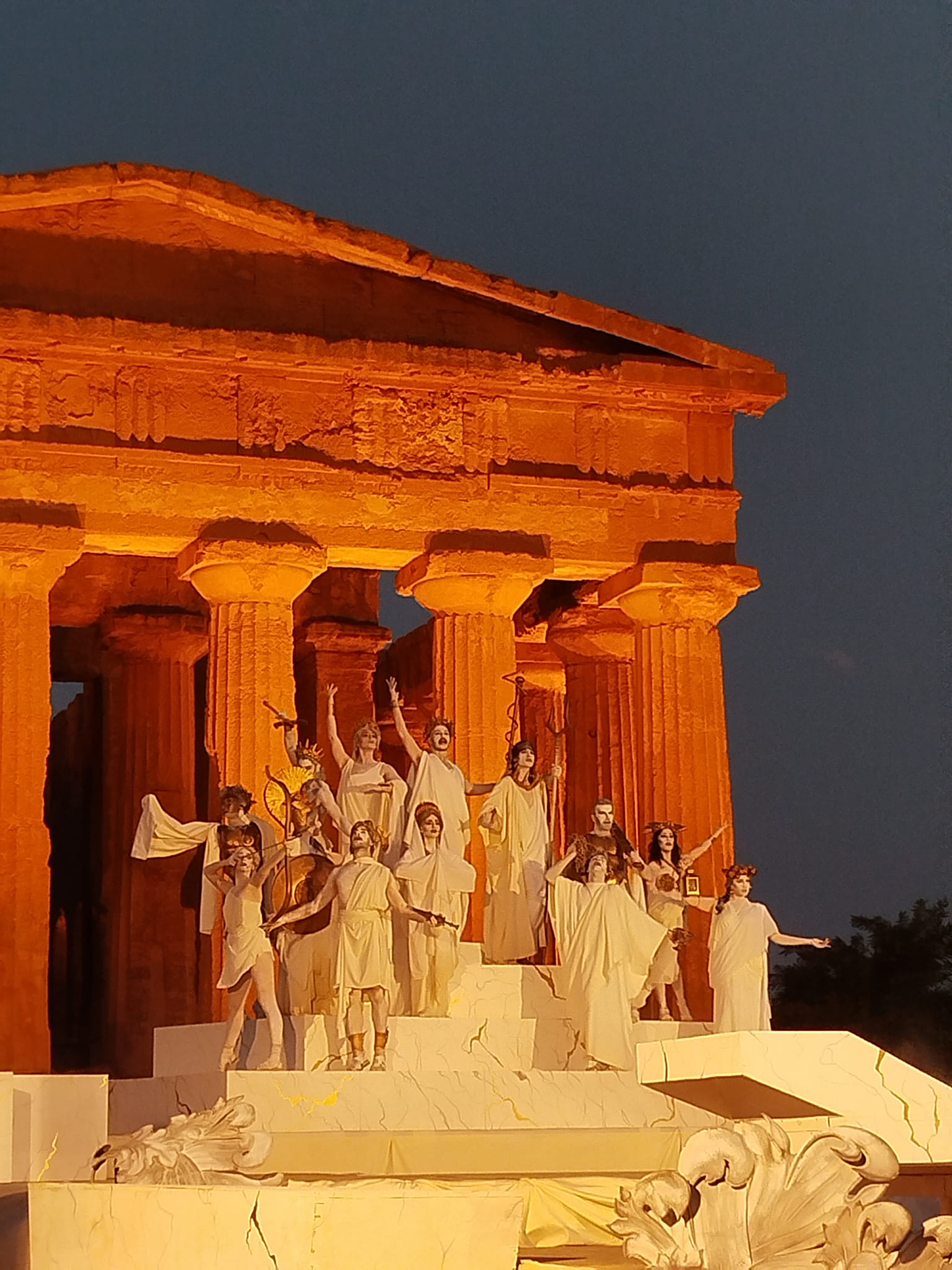 agrigento_valle-dei-templi_il-risveglio-degli-dei_spettacolo_foto-regione-siciliana