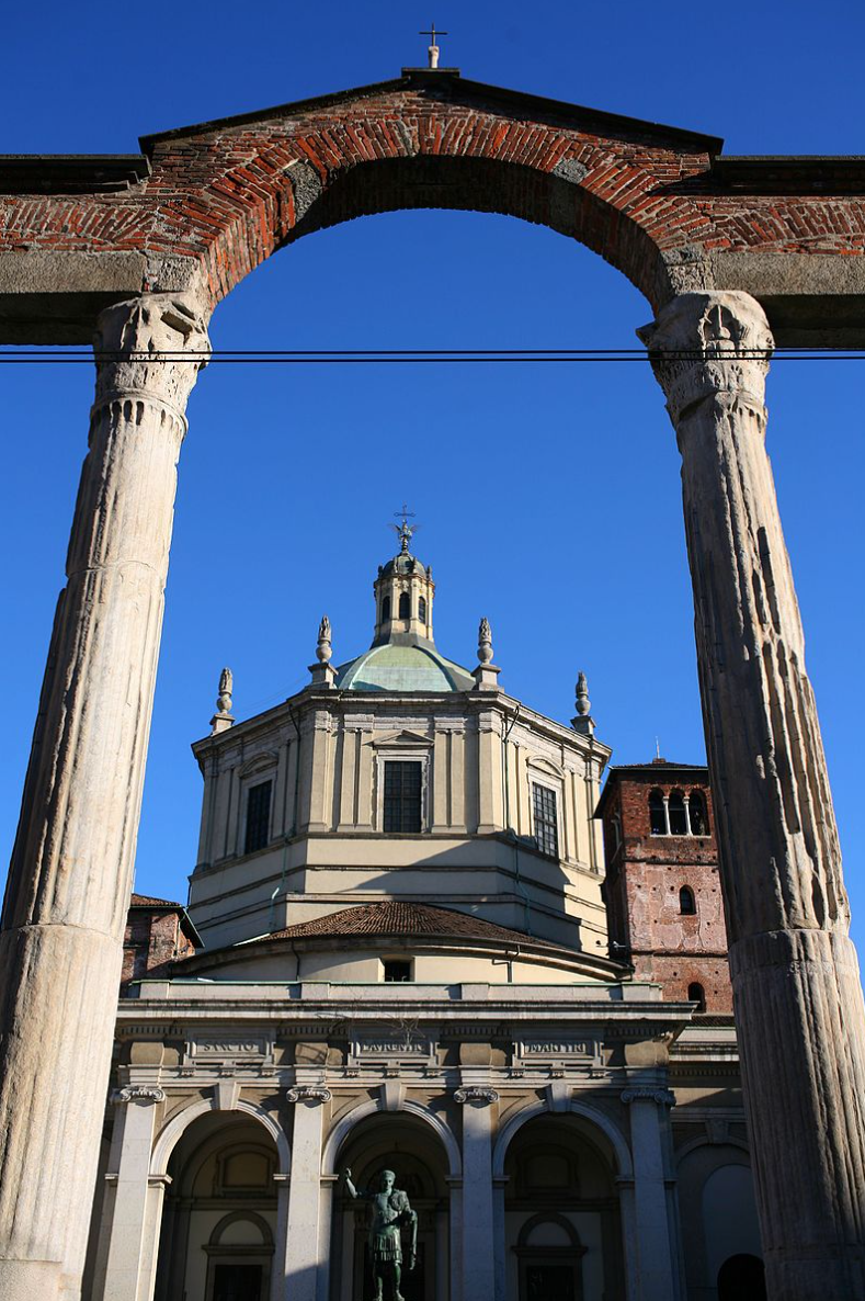 milano_basilica-san-lorenzo-maggiore_esterno_foto-paerco