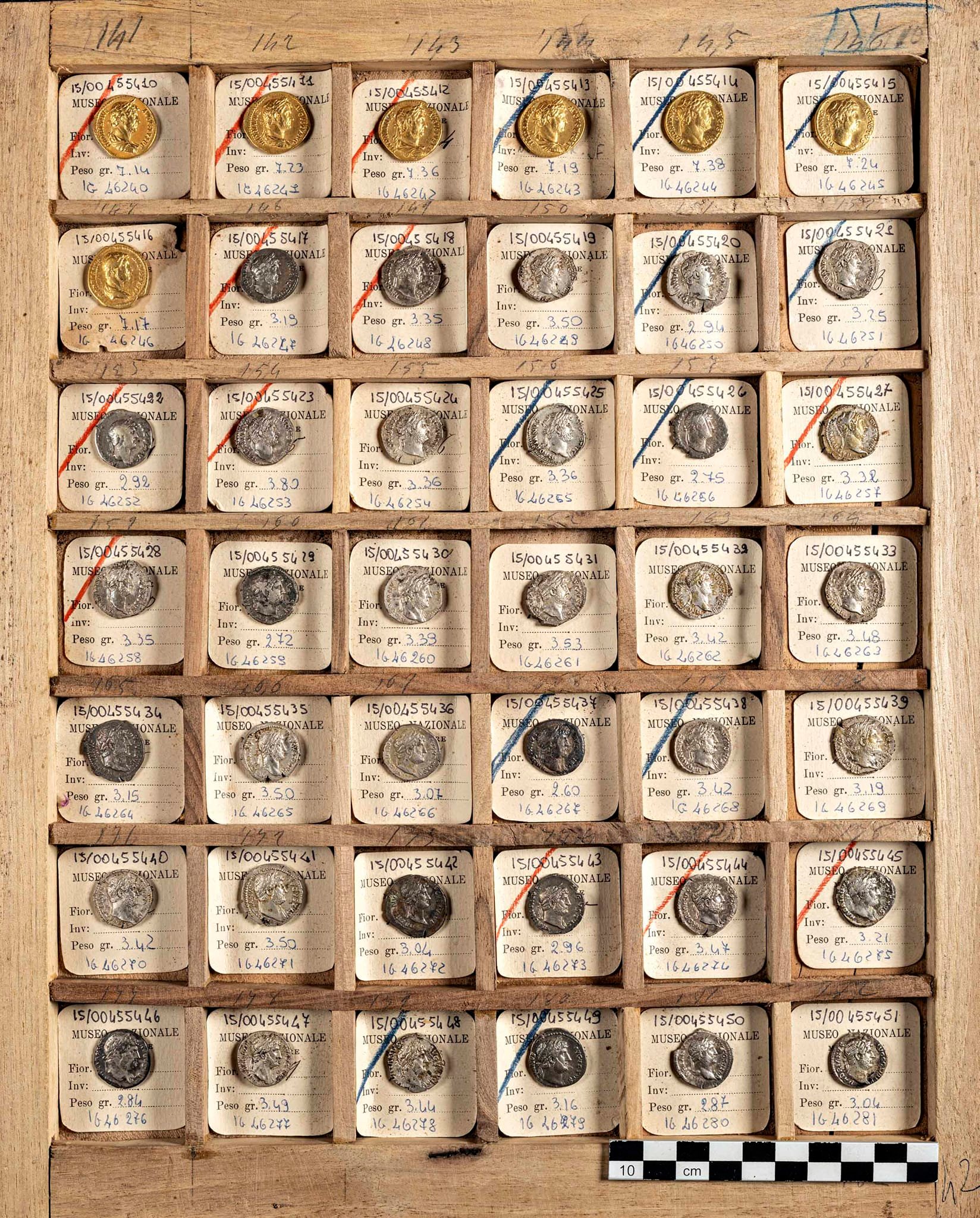 napoli_mann_collezione-numismatica_1_medagliere_foto-mann