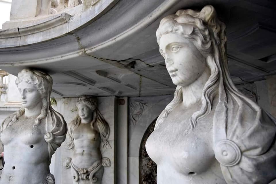 roma_villa-giulia_il-ninfeo_cariatidi_foto-etru