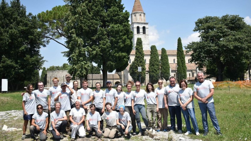 aquileia_area-mercato-antico_scavo-univr_nuove-scoperte_il-team_foto-fondazione-aquileia