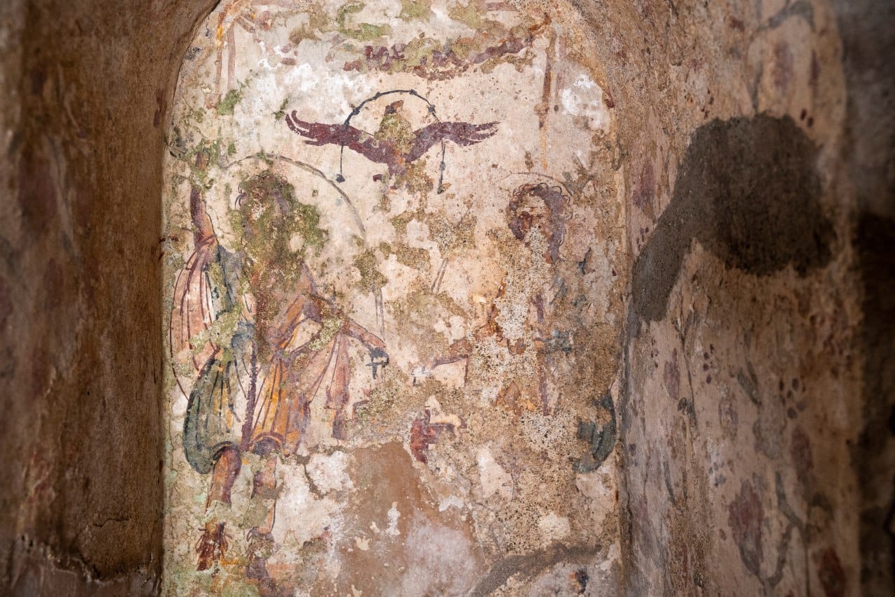 pompei_parco_casa-del-giorno_ipogeo-di-n-popidius-priscus_nicchia-con-due-lari_foto-parco-archeologico-pompei