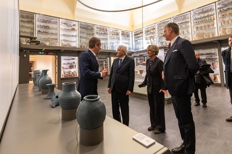 torino_egizio_mostra-materia_sala-vasi_greco-christillin-mattarella-giuli_foto-museo-egizio