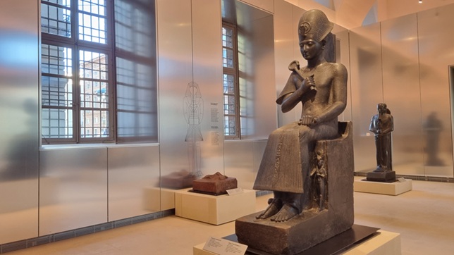 torino_egizio_nuova-galleria-dei-re_finestre-aperte_ramses-II_foto-graziano-tavan