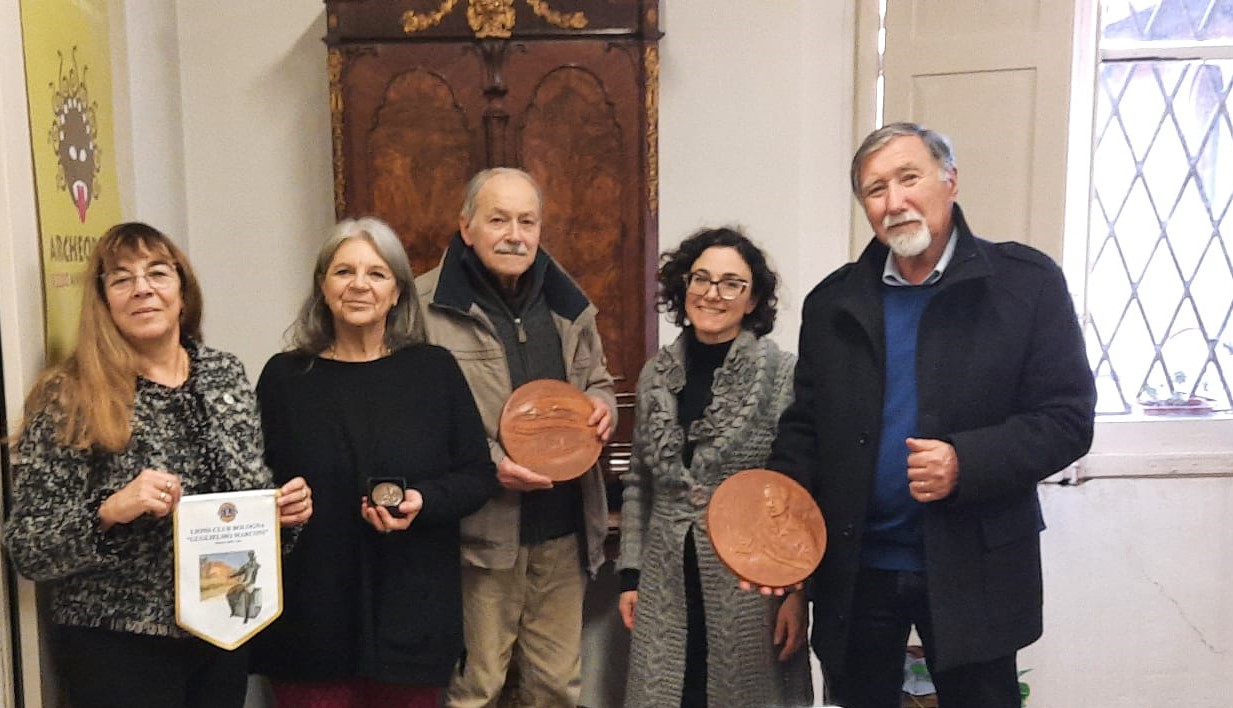 bologna_archeologico_mostra-il-medagliere-si-rivela-guglielmo-marconi-nelle-collezioni-dell-archeologico_donazione-lions_giovetti-marchesini-marchesini_foto-lions-bologna