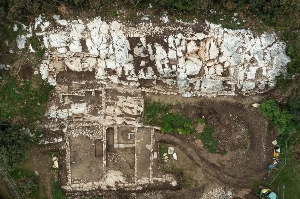 nago-torbole_labaaf_doss-penede_campagna-2024_il-sito-visto-da-drone_foto-labaaf