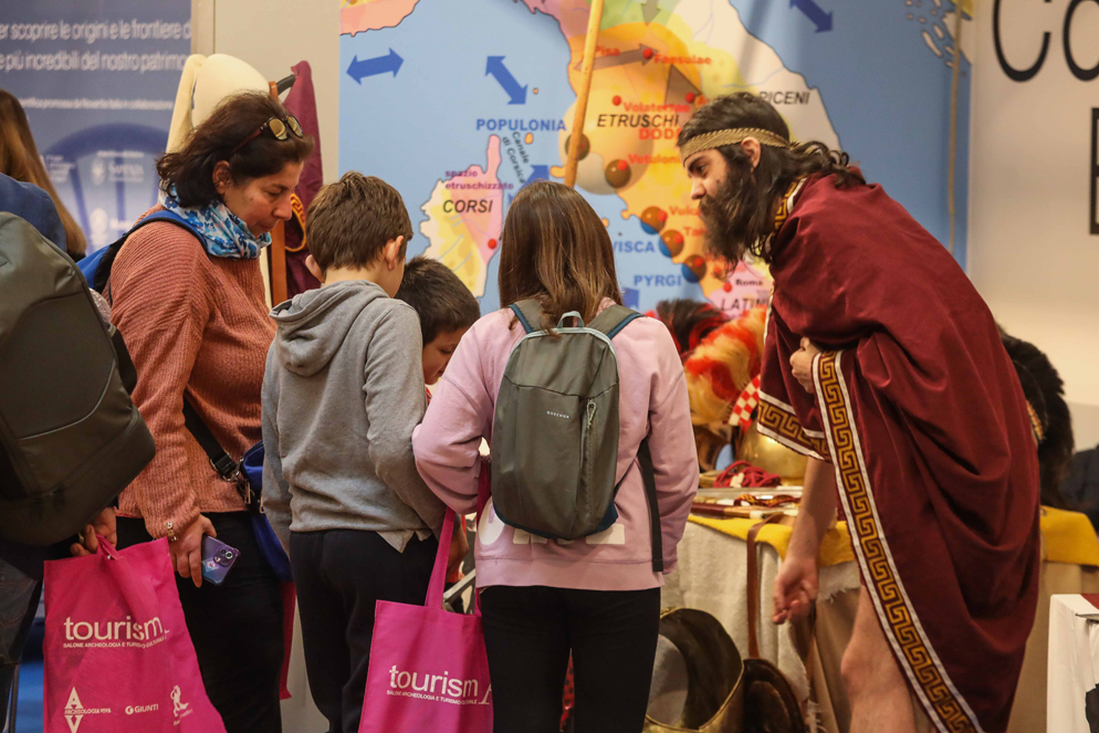 firenze_tourisma-2025_laboratori_foto-archeologia-viva