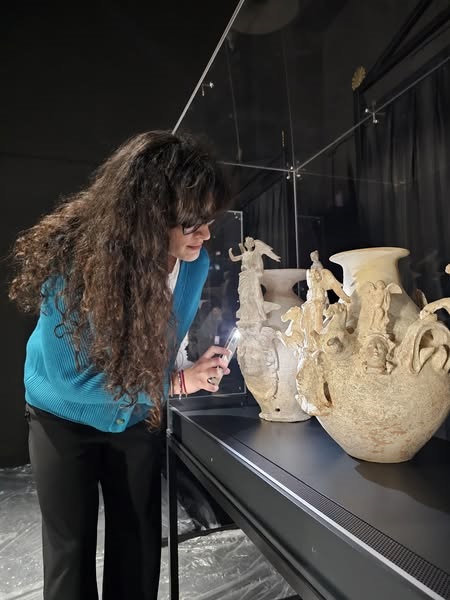 canosa_scuole_mostra-𝐓𝐚𝐫𝐚𝐧𝐭𝐨-𝐞-𝐂𝐚𝐧𝐨𝐬𝐚-𝐧𝐞𝐥-𝐬𝐞𝐠𝐧𝐨-d𝐞𝐠𝐥𝐢-𝐎𝐫𝐢_allestimento_2-foto-drm-puglia