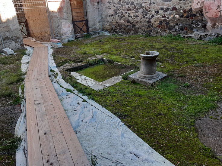 ercolano_parco_casa-del-colonnato-tuscanico_prima-del-restauro_foto-paerco