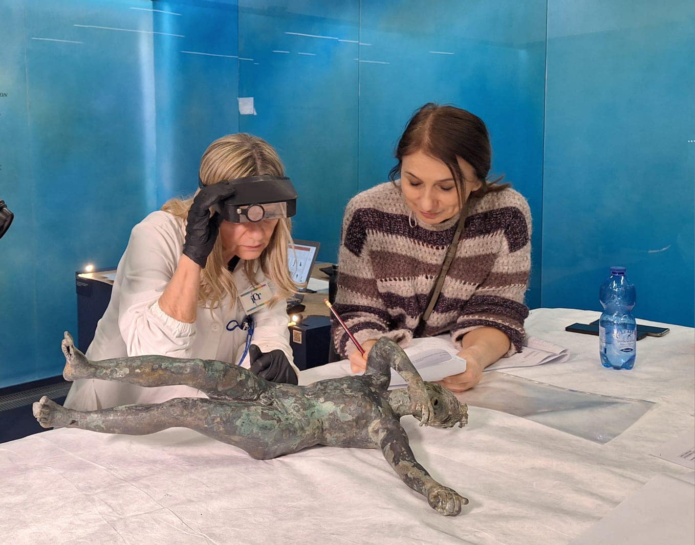 reggio-calabria_archeologico_mostra-gli-dei-ritornano_operazioni-di-controllo-restauro_foto-marrc